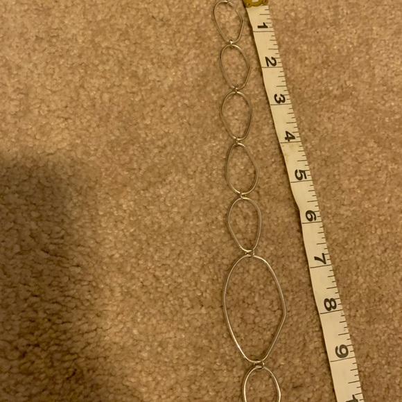 LADIES SILVER TONE COIN NECKLACE LONG STRAND OVAL NWOT - Picture 9 of 10